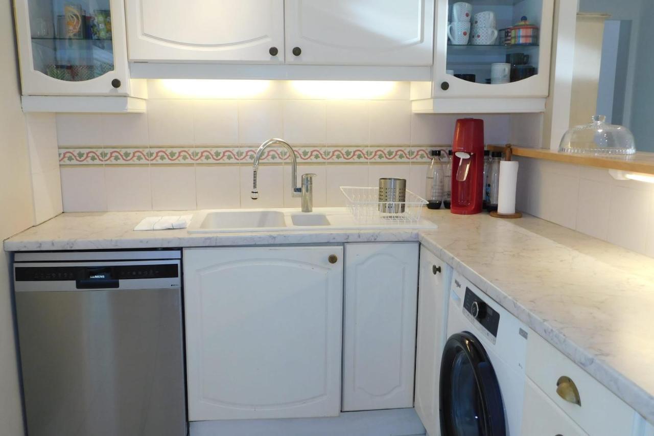 Air-Conditioned 4-Room "Marine Villeneuve" Flat With Pool And Parking المظهر الخارجي الصورة