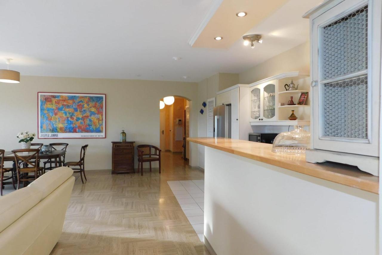 Air-Conditioned 4-Room "Marine Villeneuve" Flat With Pool And Parking المظهر الخارجي الصورة