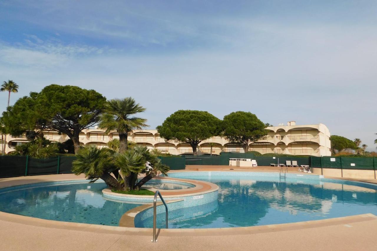 Air-Conditioned 4-Room "Marine Villeneuve" Flat With Pool And Parking المظهر الخارجي الصورة
