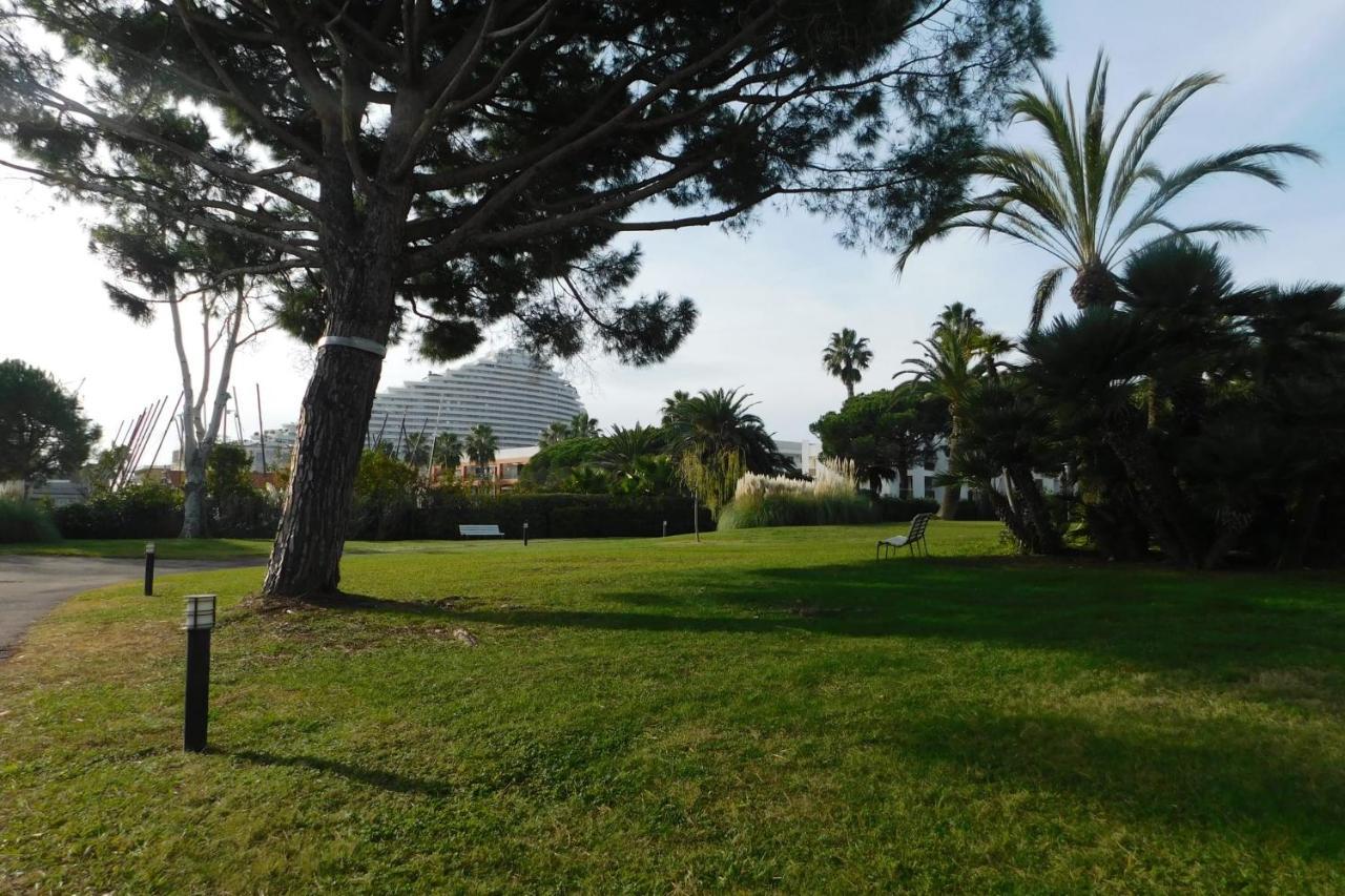 Air-Conditioned 4-Room "Marine Villeneuve" Flat With Pool And Parking المظهر الخارجي الصورة