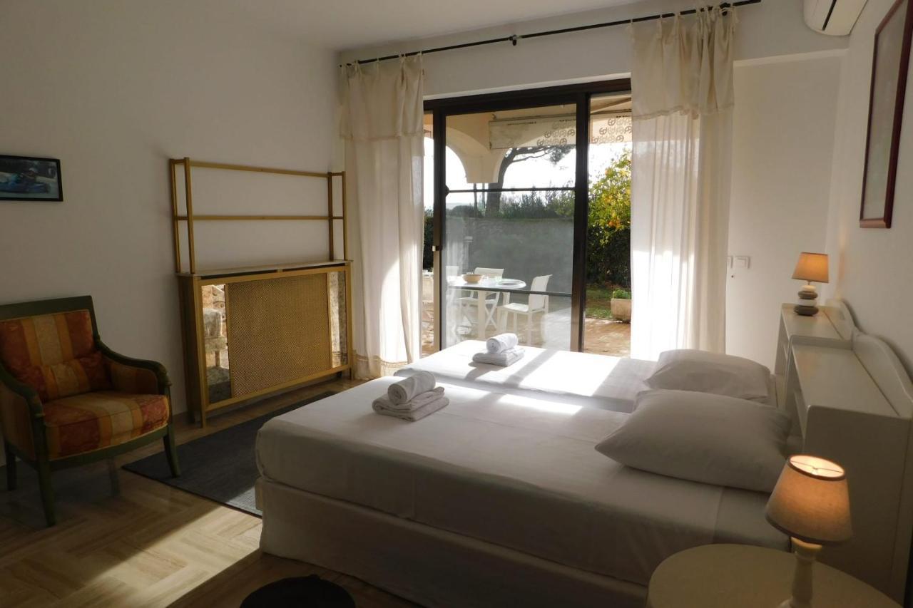 Air-Conditioned 4-Room "Marine Villeneuve" Flat With Pool And Parking المظهر الخارجي الصورة