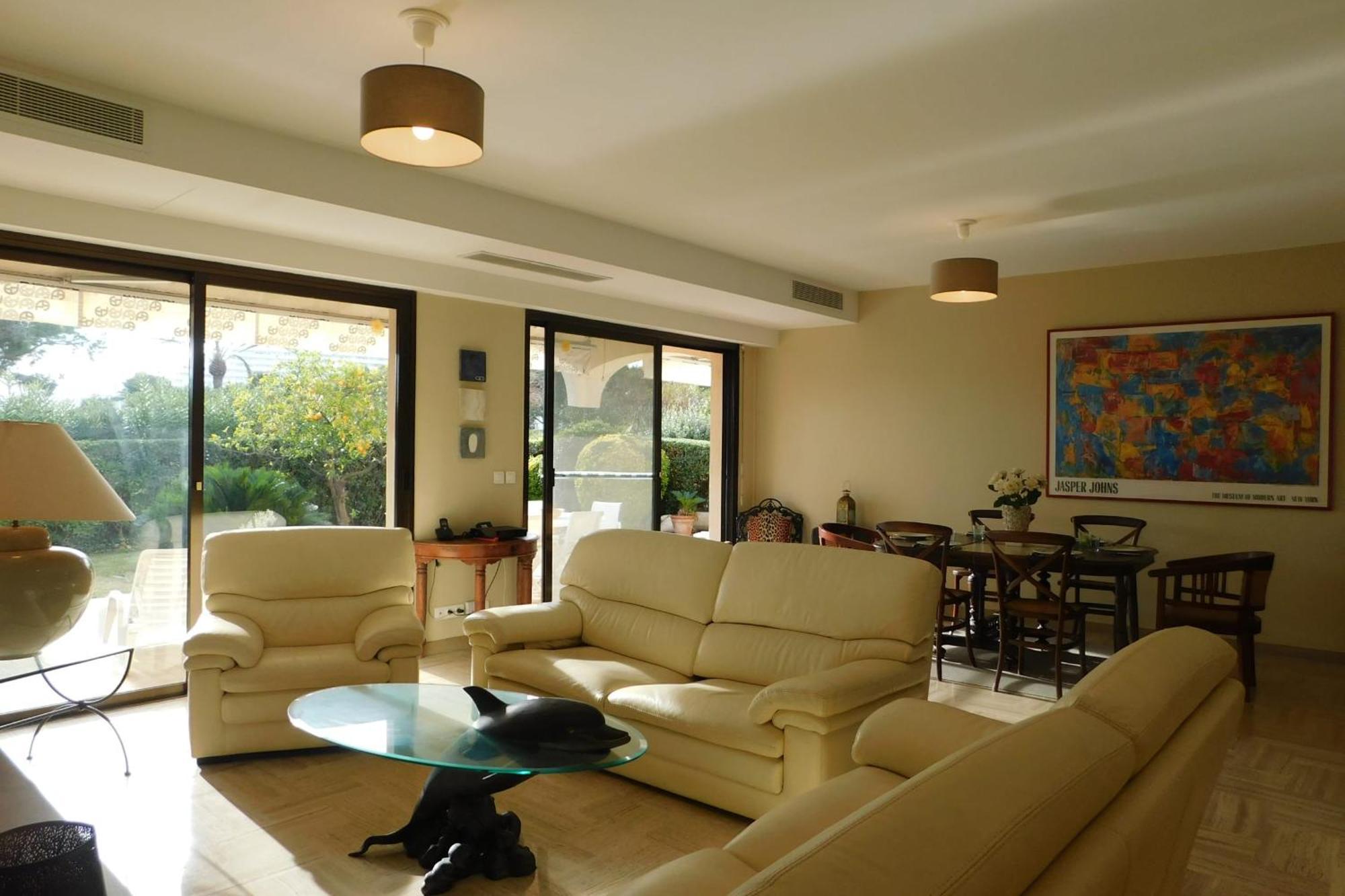 Air-Conditioned 4-Room "Marine Villeneuve" Flat With Pool And Parking المظهر الخارجي الصورة